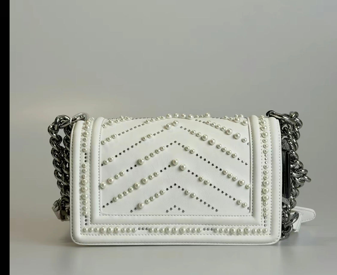 Pre-Owned Chanel LeBoy Bag Sz Small White Pearl Chevron