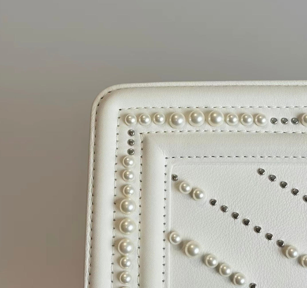Pre-Owned Chanel LeBoy Bag Sz Small White Pearl Chevron